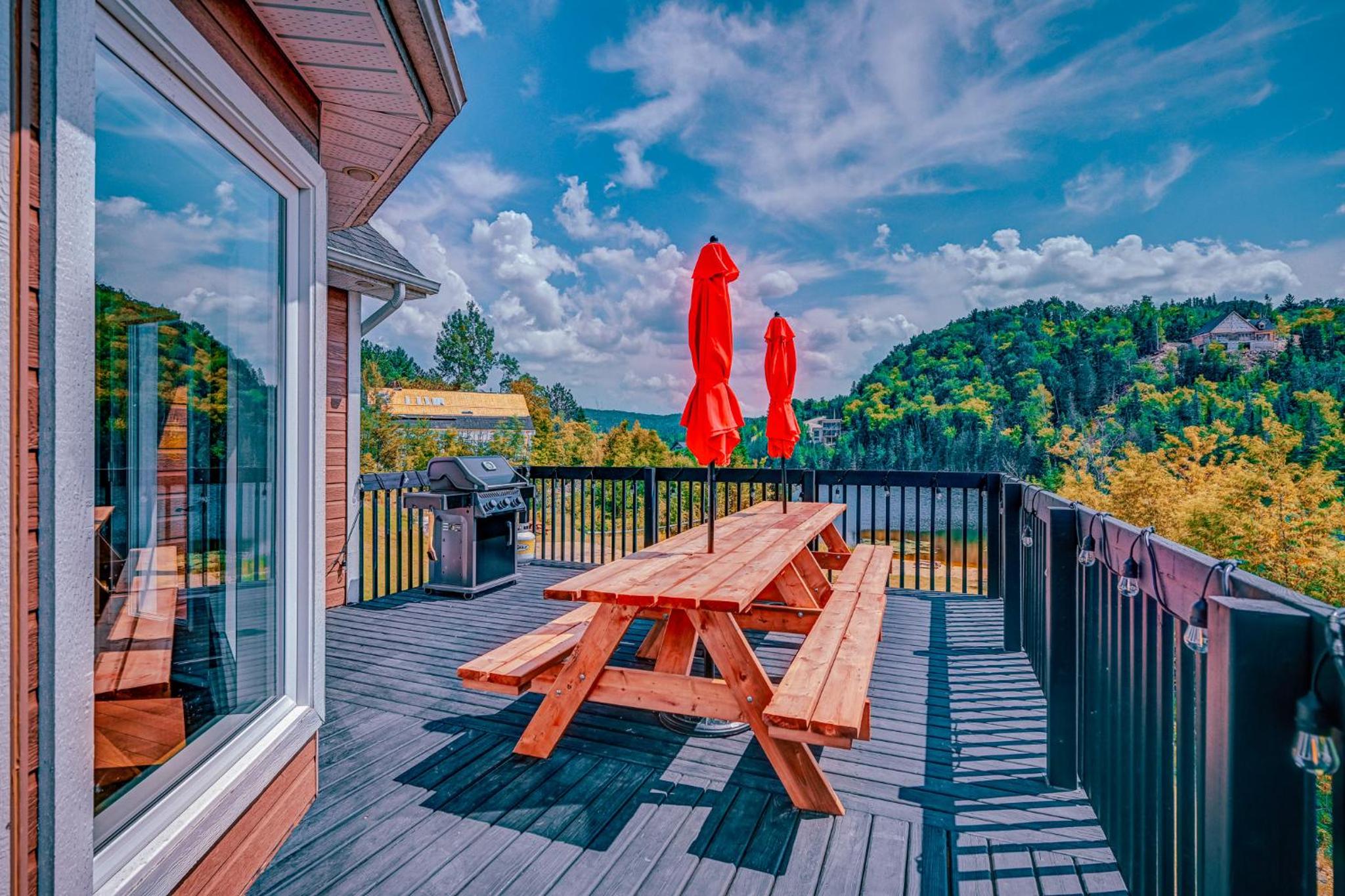 Lakefront Chalet with SPA and Private beach