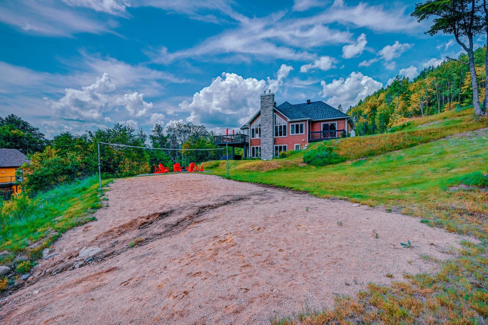 Lakefront Chalet with SPA and Private beach