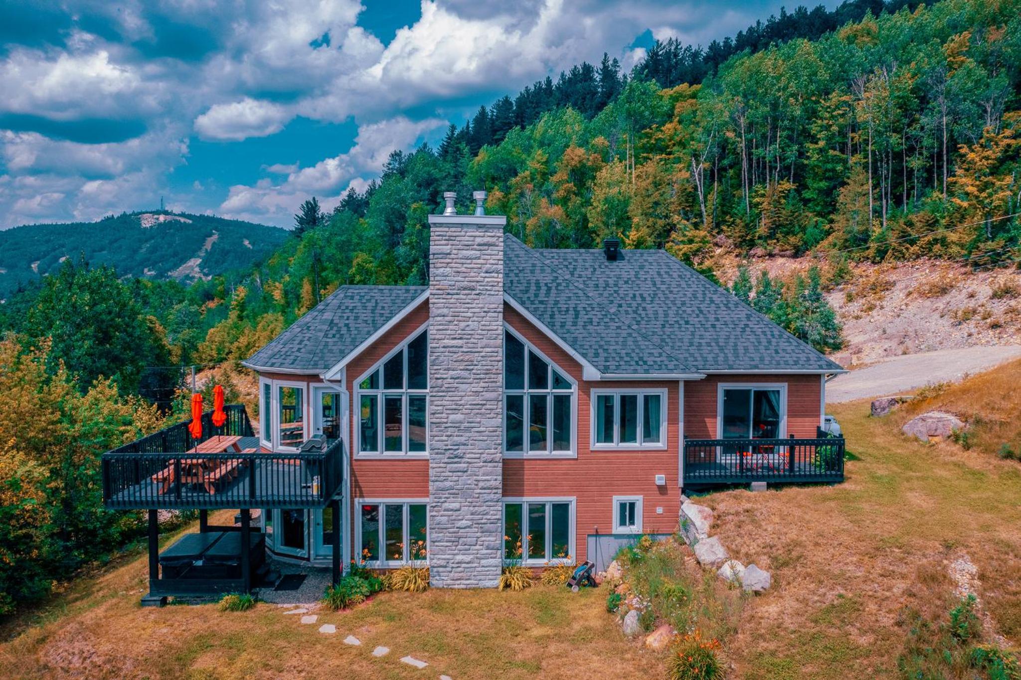 Lakefront Chalet with SPA and Private beach