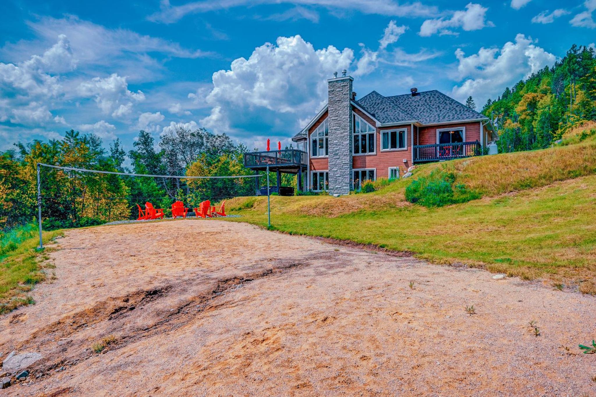 Lakefront Chalet with SPA and Private beach