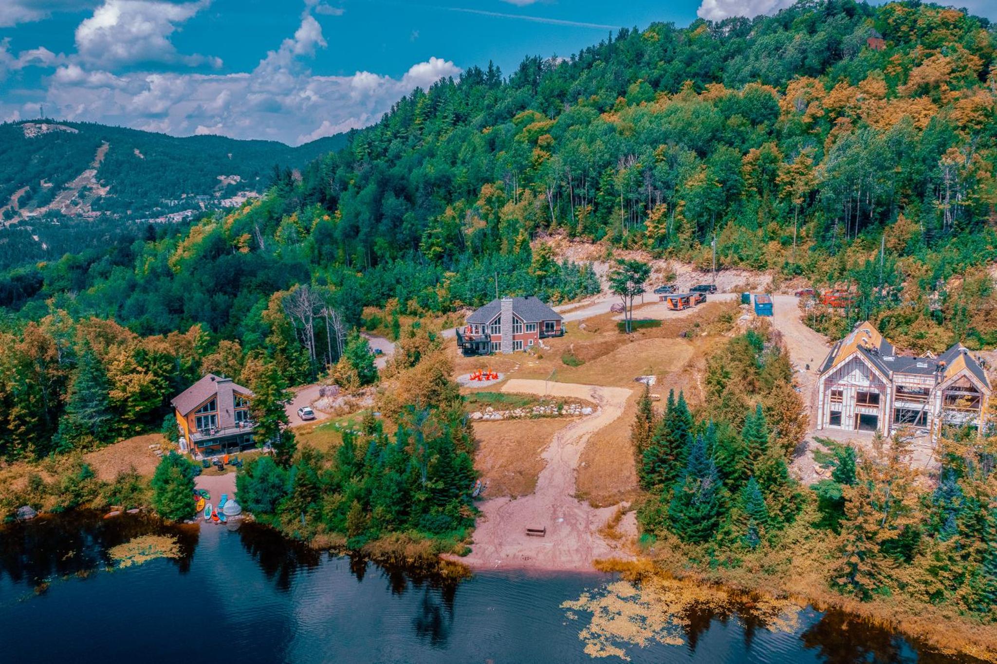 Lakefront Chalet with SPA and Private beach
