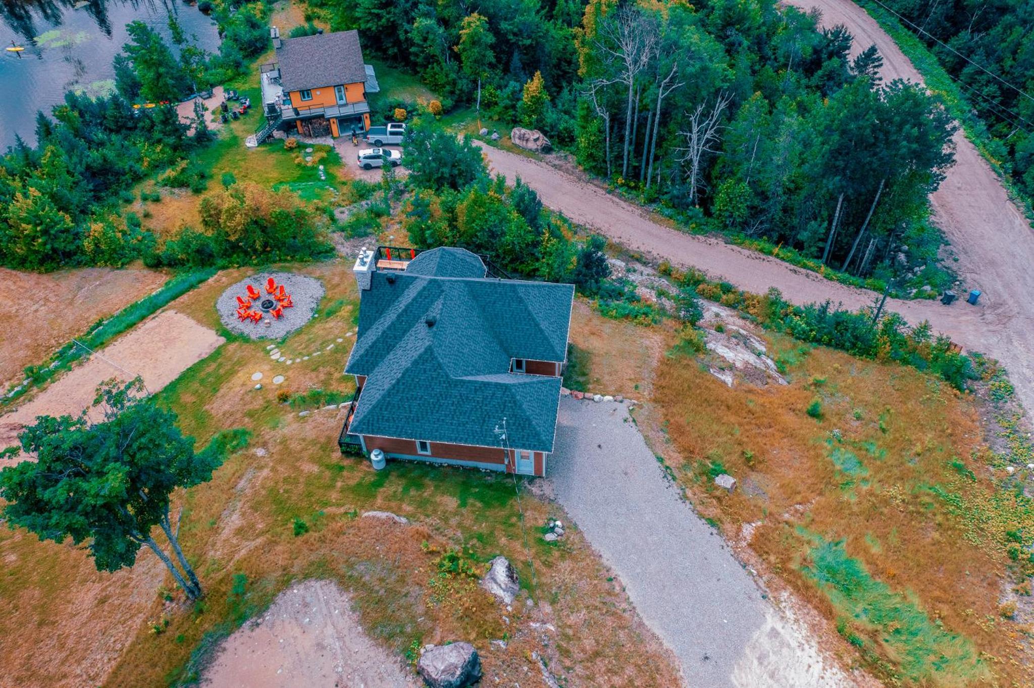 Lakefront Chalet with SPA and Private beach