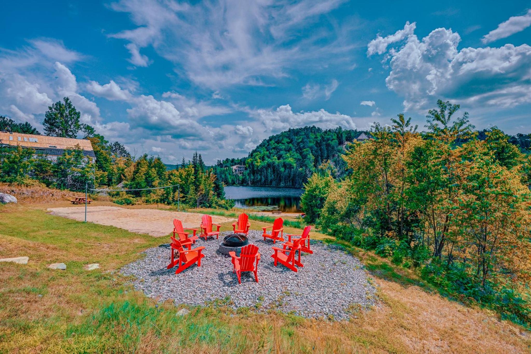 Lakefront Chalet with SPA and Private beach