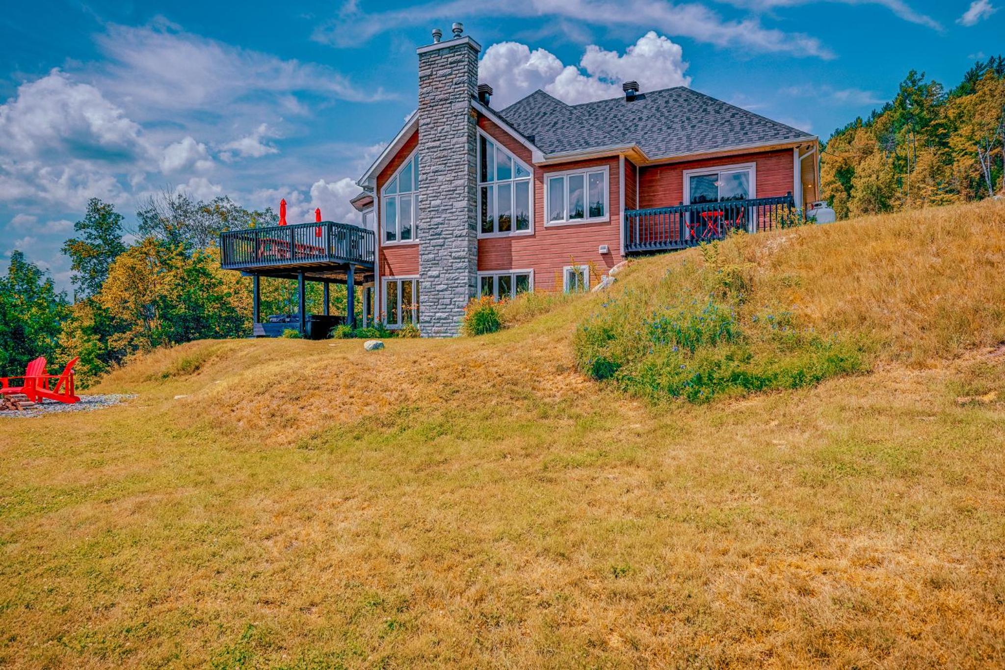 Lakefront Chalet with SPA and Private beach