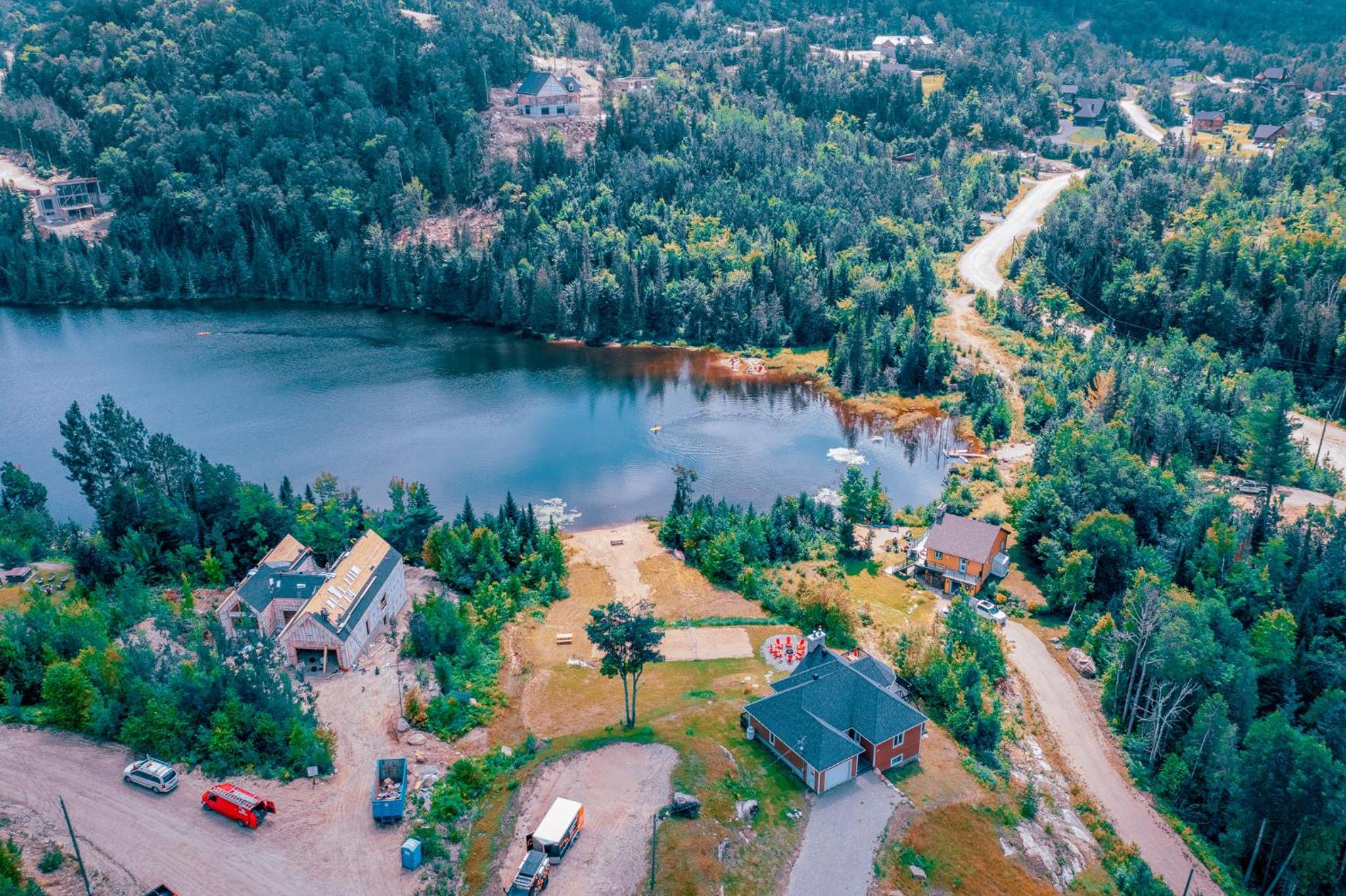 Lakefront Chalet with SPA and Private beach