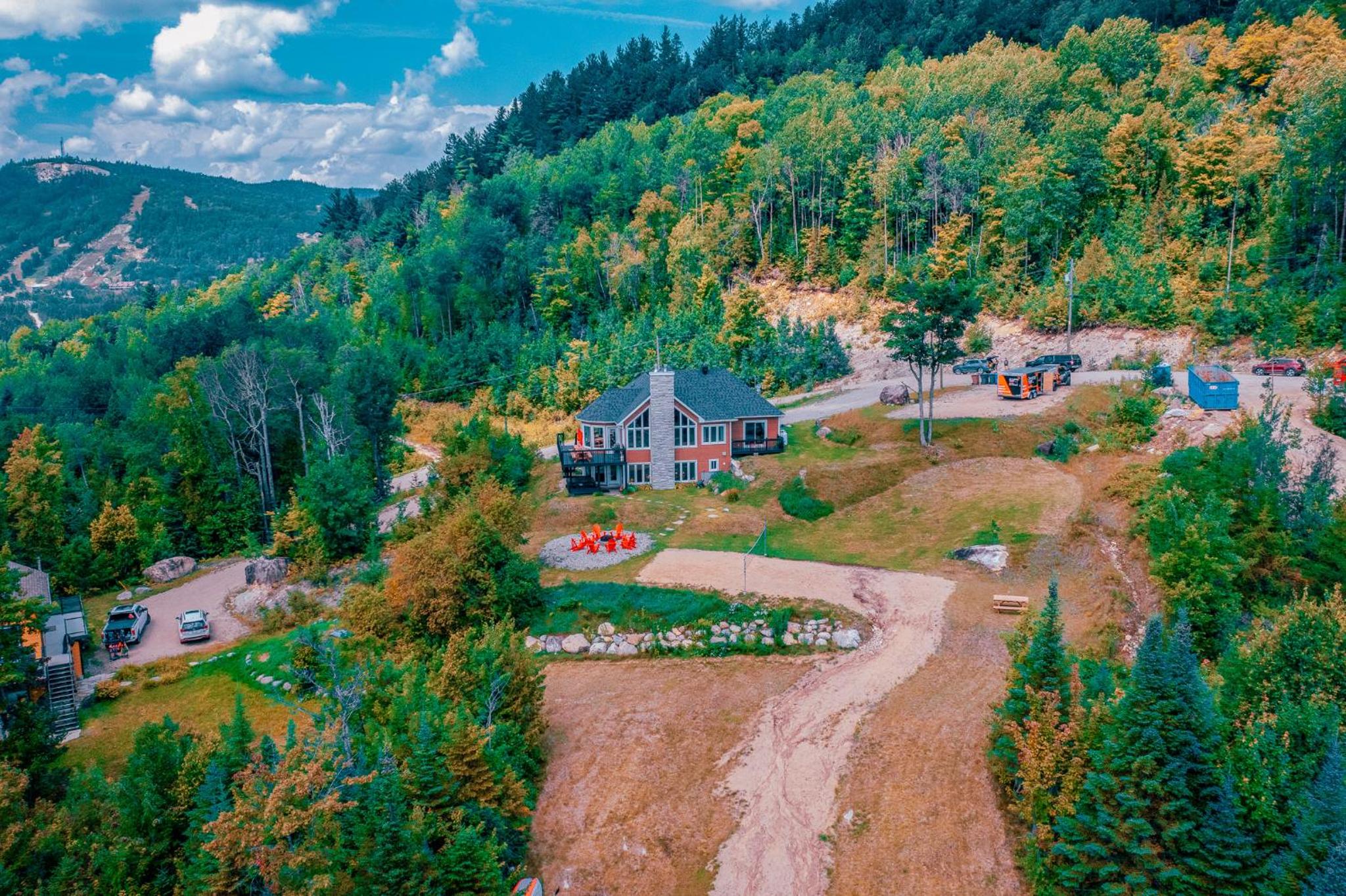 Lakefront Chalet with SPA and Private beach
