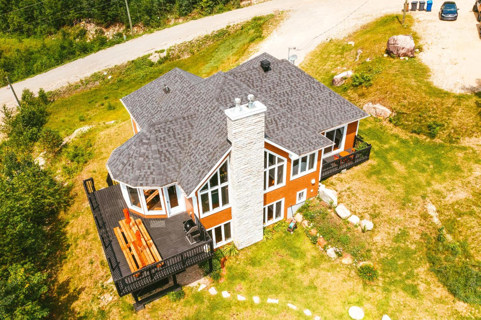 Lakefront Chalet with SPA and Private beach