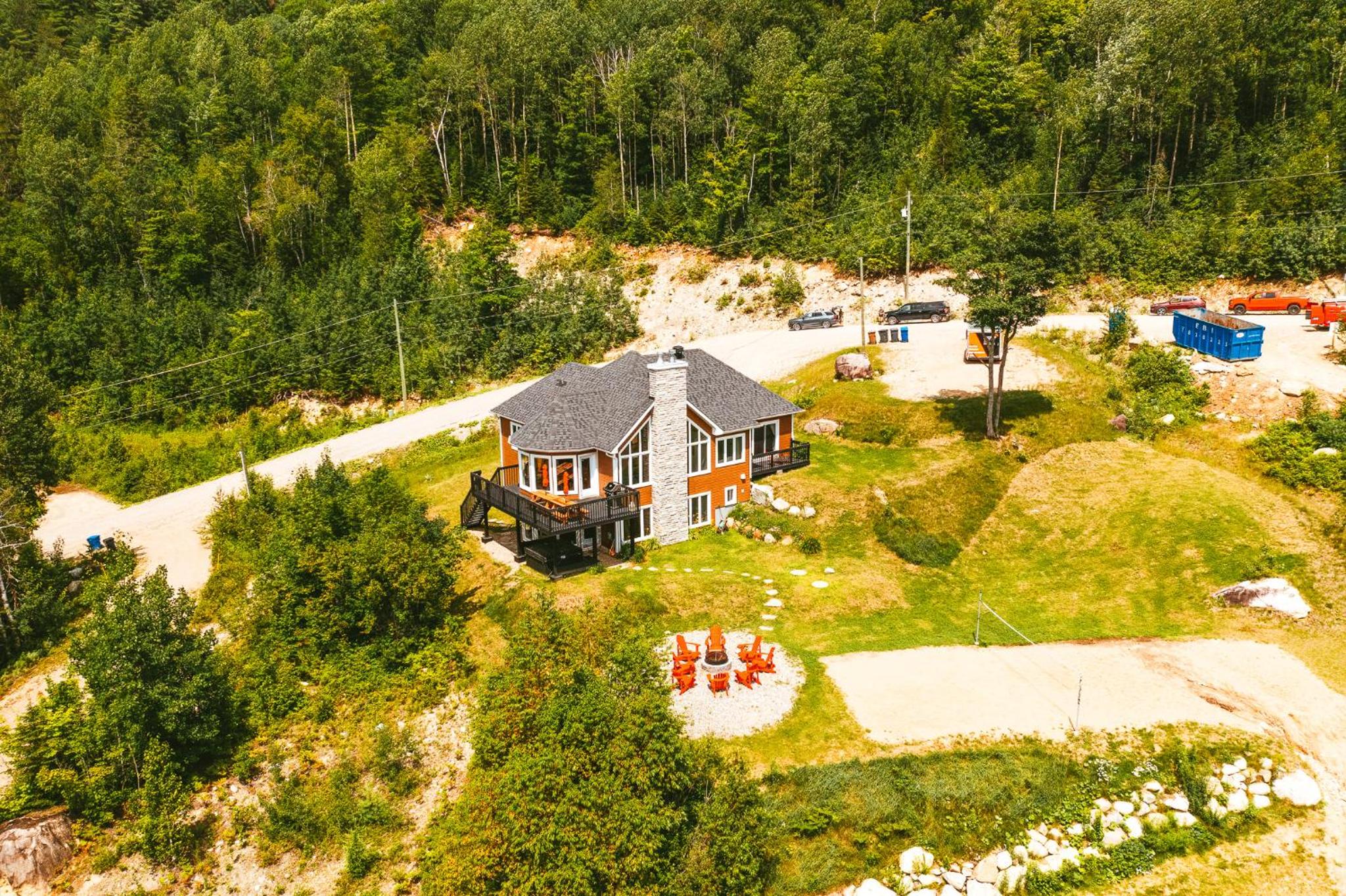 Lakefront Chalet with SPA and Private beach