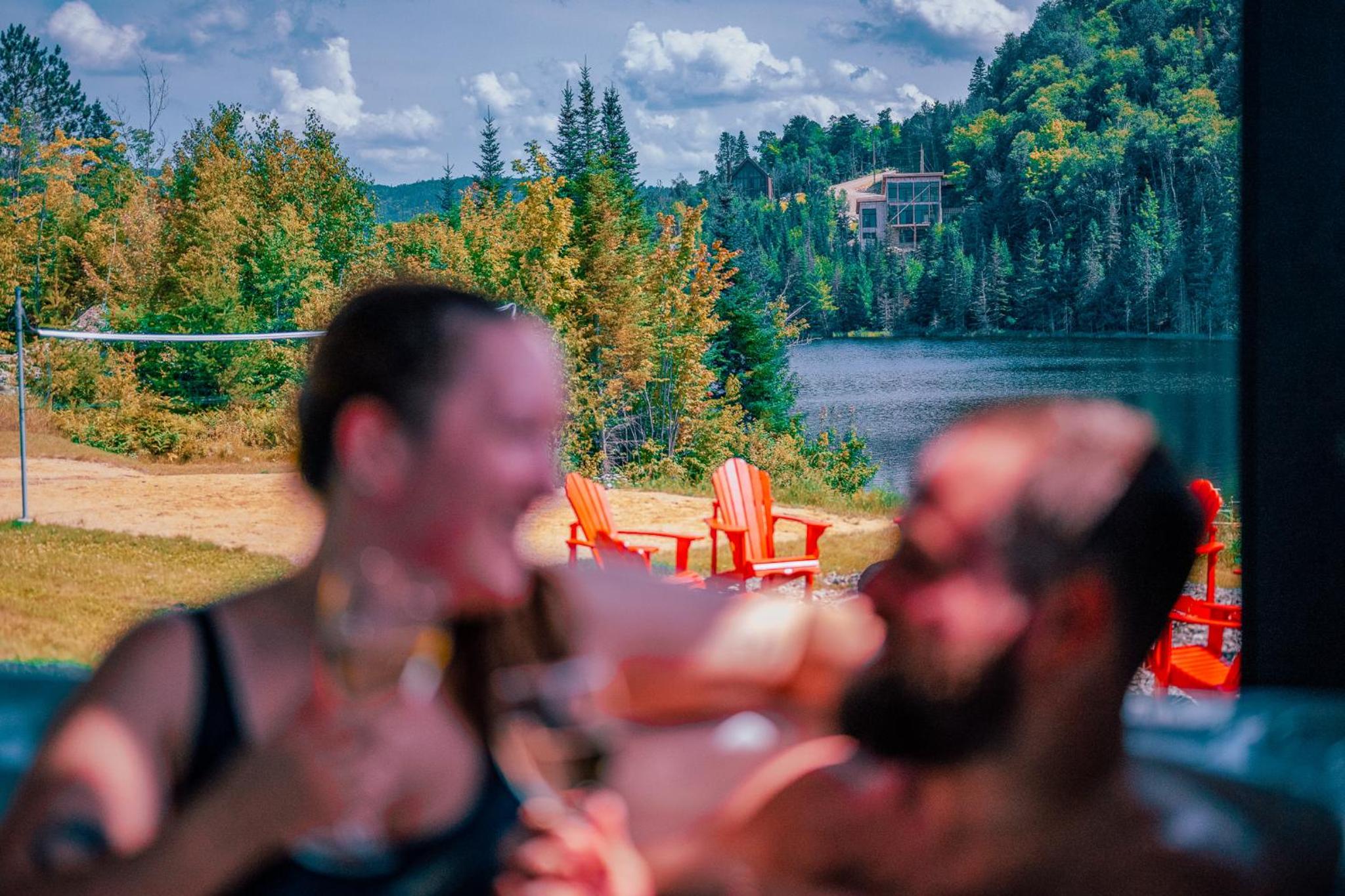 Lakefront Chalet with SPA and Private beach