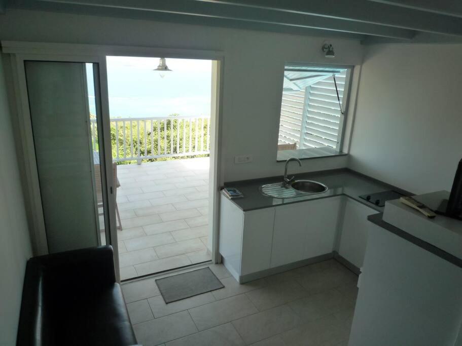 Petite maison meublée piscine Robert Martinique