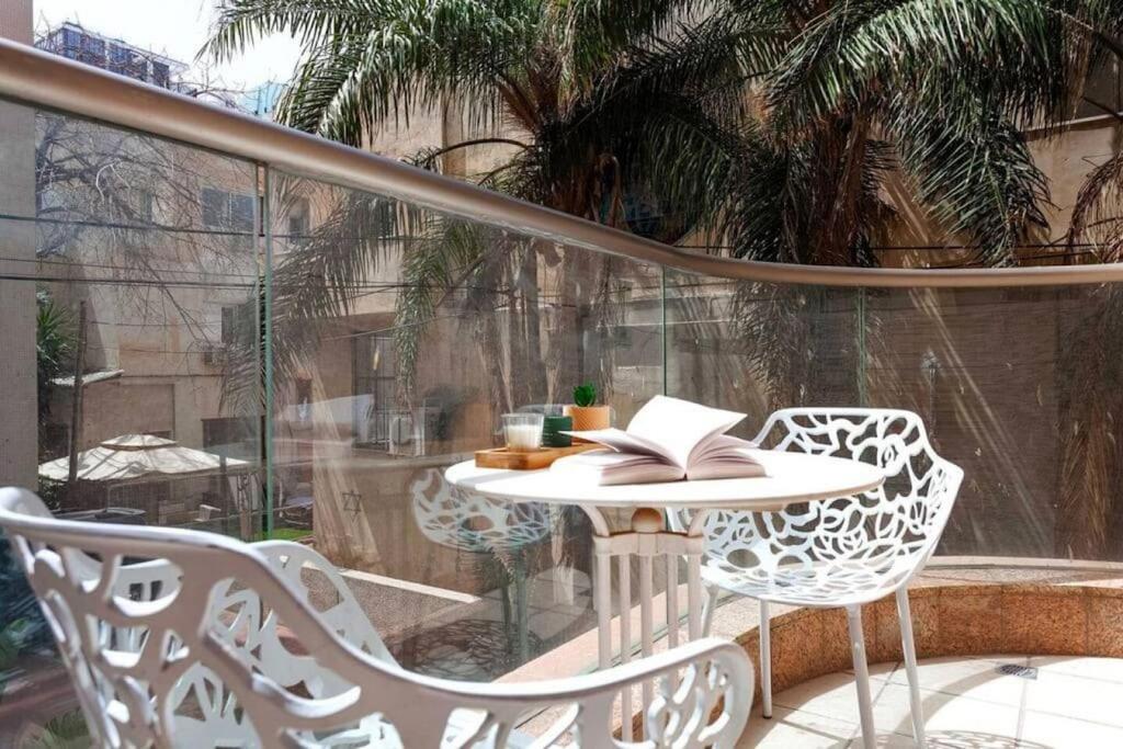 Breezhouse Mamad Yona Beach Penthouse Duplex