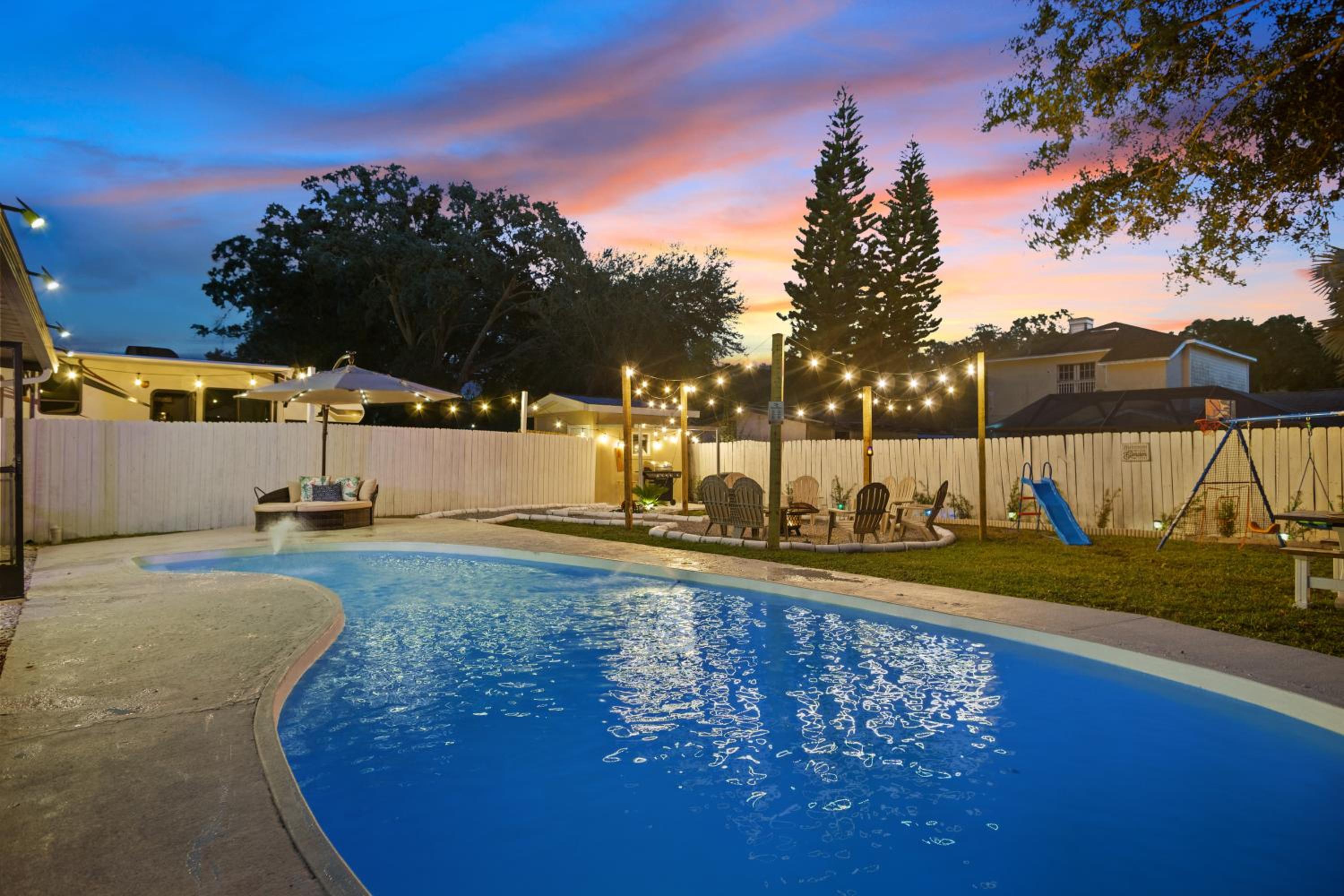 Tampa Bay Area Vacations - Pool House Near Bush Gardens,Beach,Tampa Airport - Property Image 1