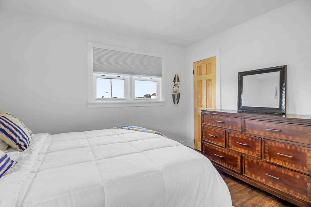 3 bedroom Poolside paradise near Marina