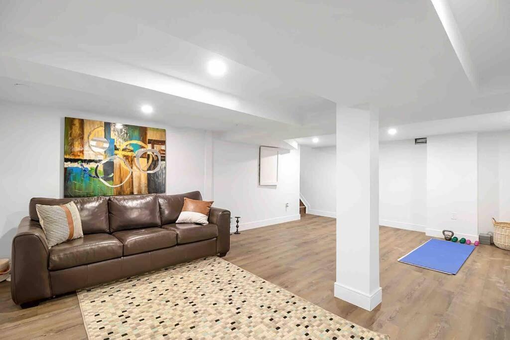 3 bedroom Poolside paradise near Marina