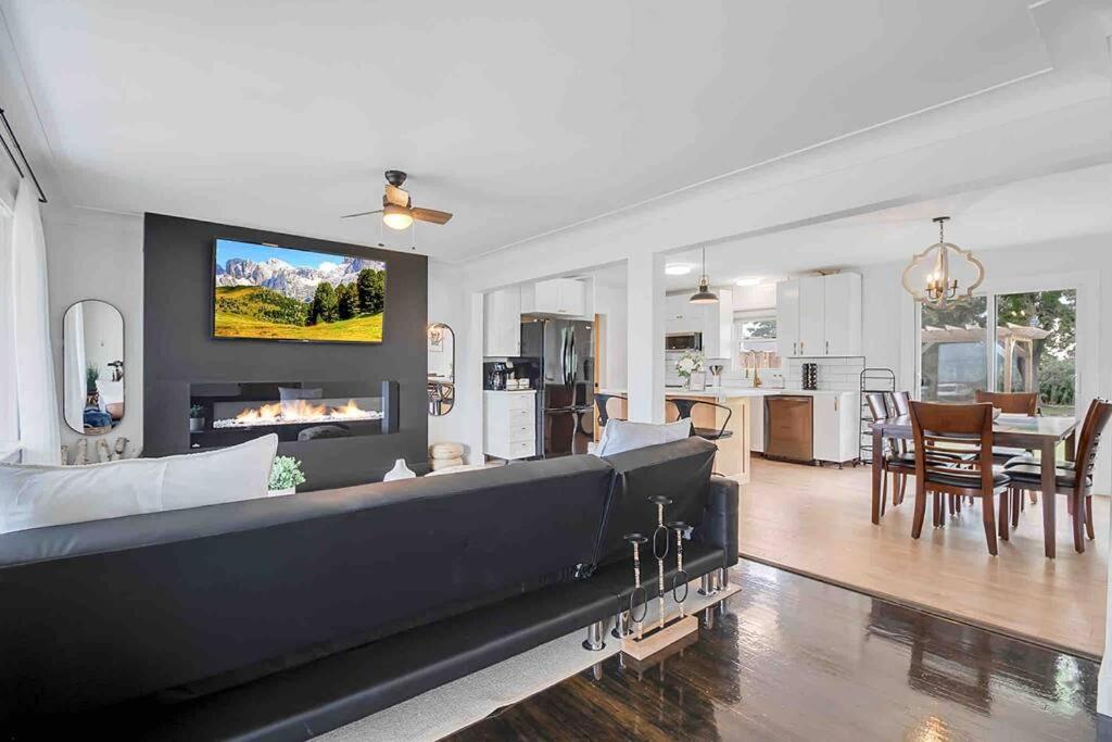 3 bedroom Poolside paradise near Marina