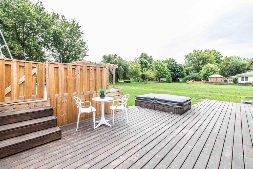 3 bedroom Poolside paradise near Marina