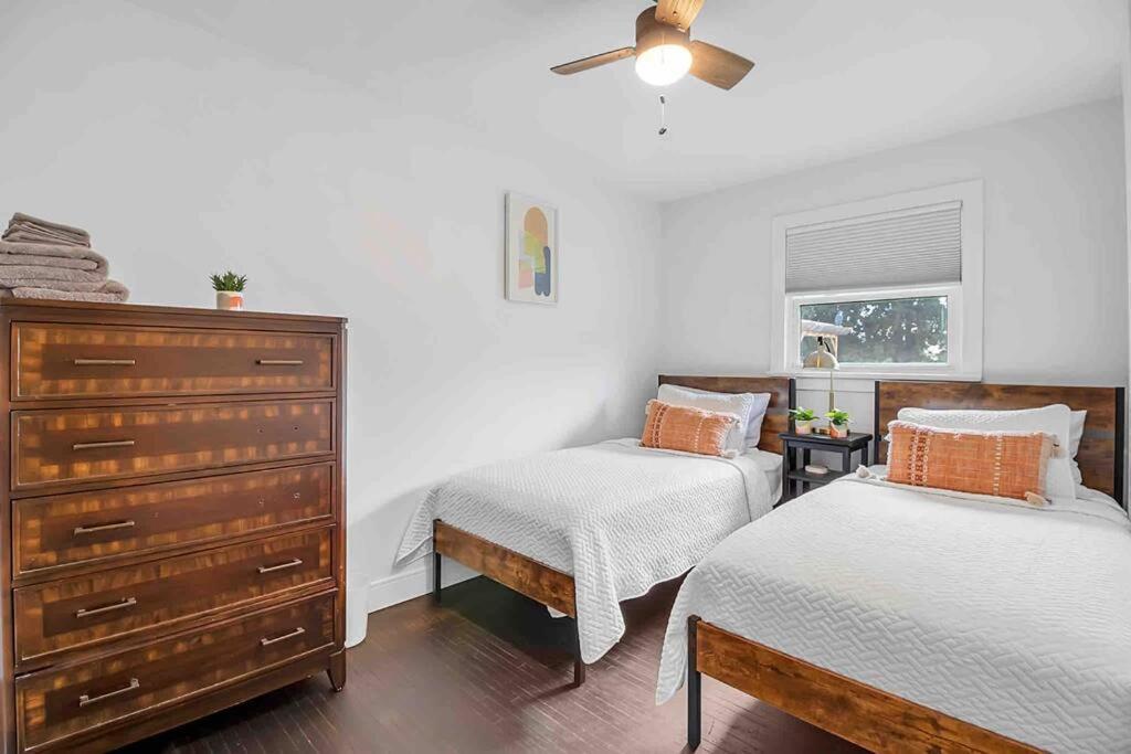 3 bedroom Poolside paradise near Marina