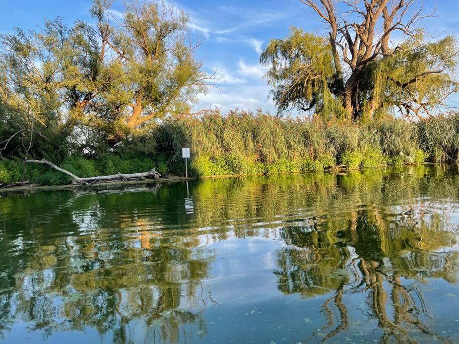 3 bedroom Poolside paradise near Marina