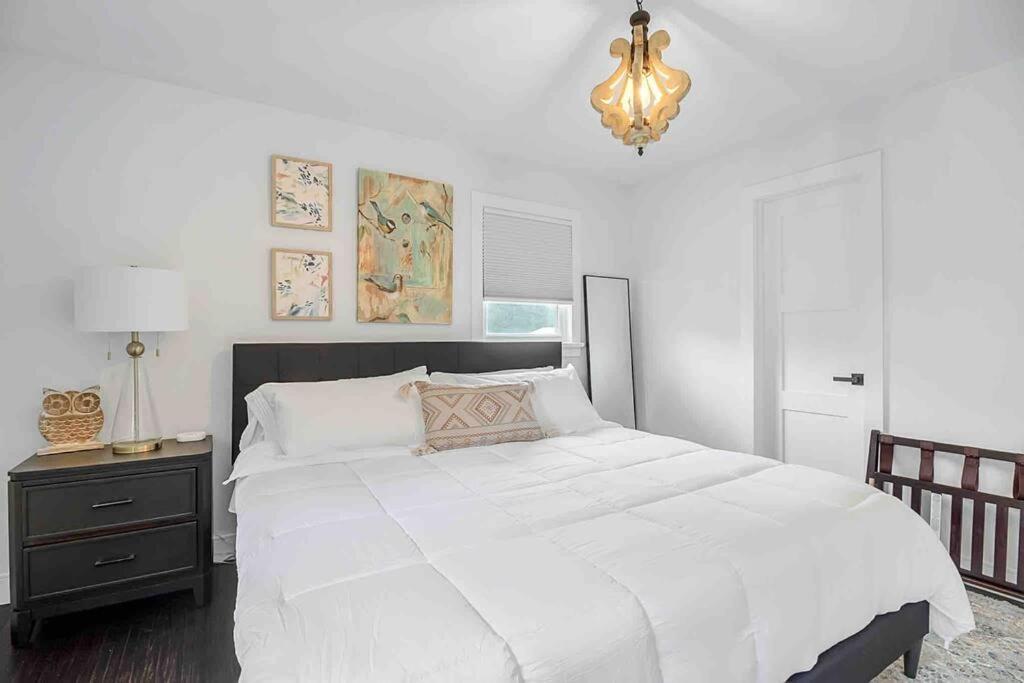 3 bedroom Poolside paradise near Marina