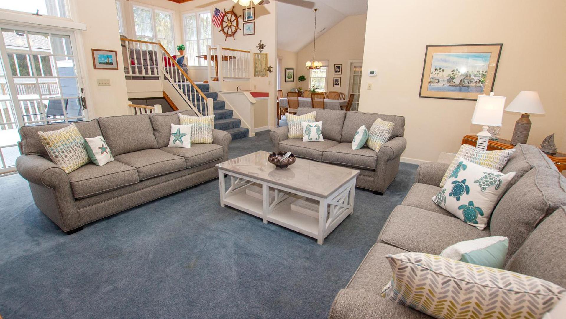 Oceanside, Close to Beach Access, Close to Shopping, Community Amenities, 717, Captains Quarters view 3