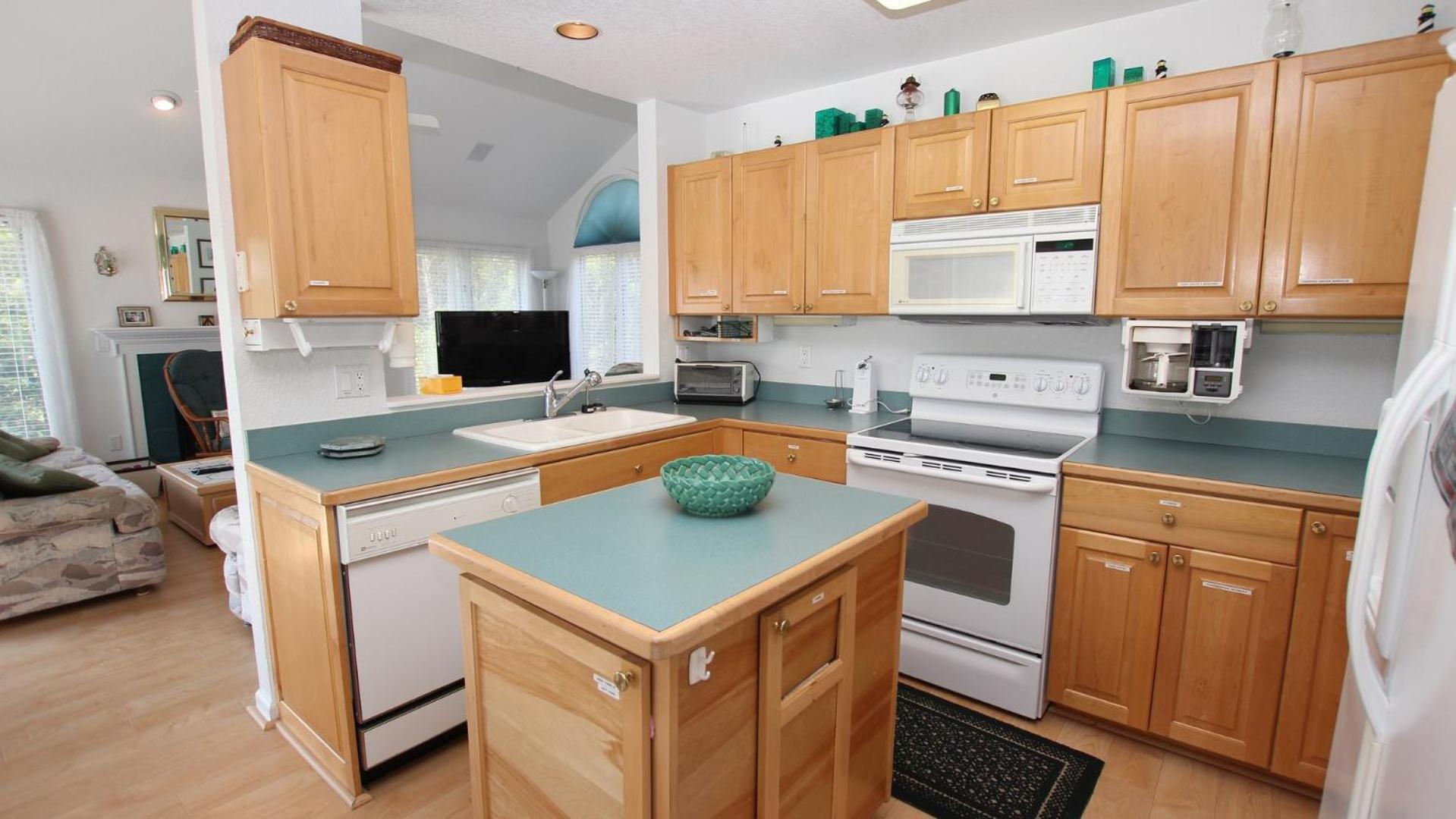 Oceanside, Community Pool, Community Amenities, 677, Windswept II view 2