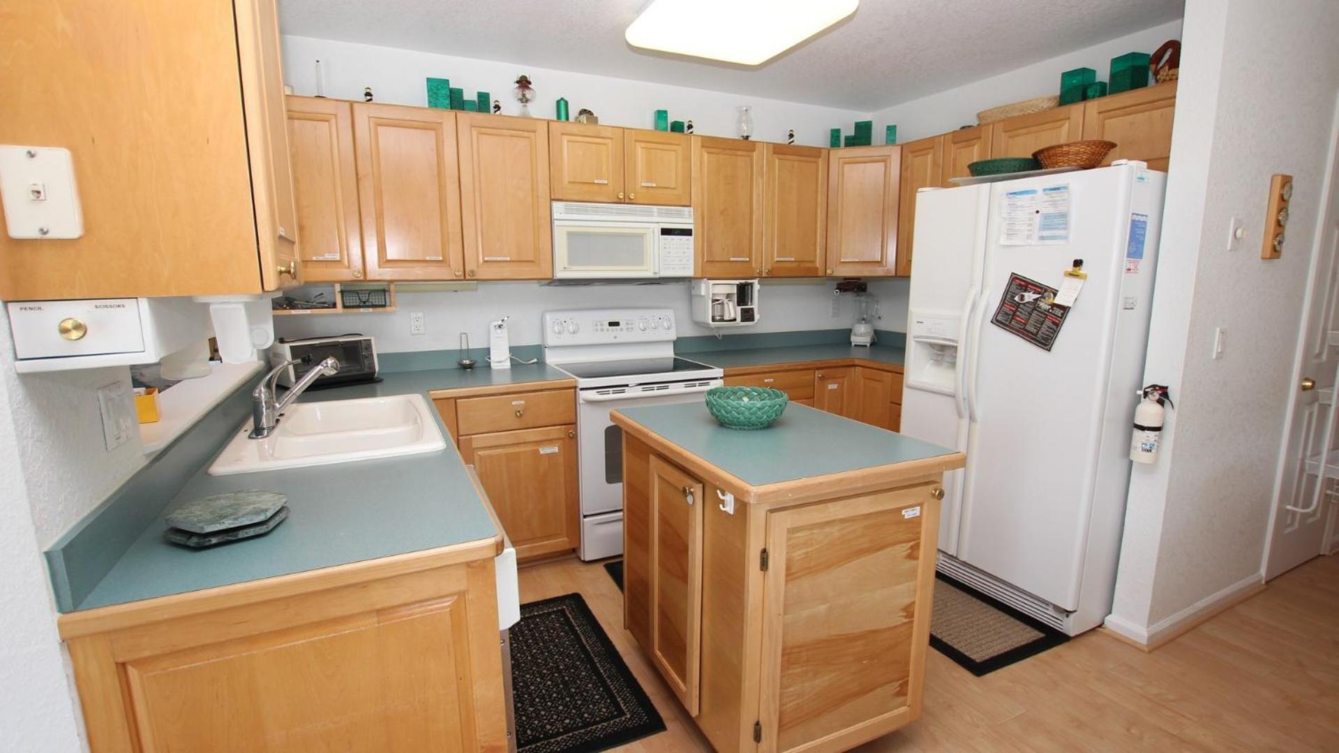 Oceanside, Community Pool, Community Amenities, 677, Windswept II view 3