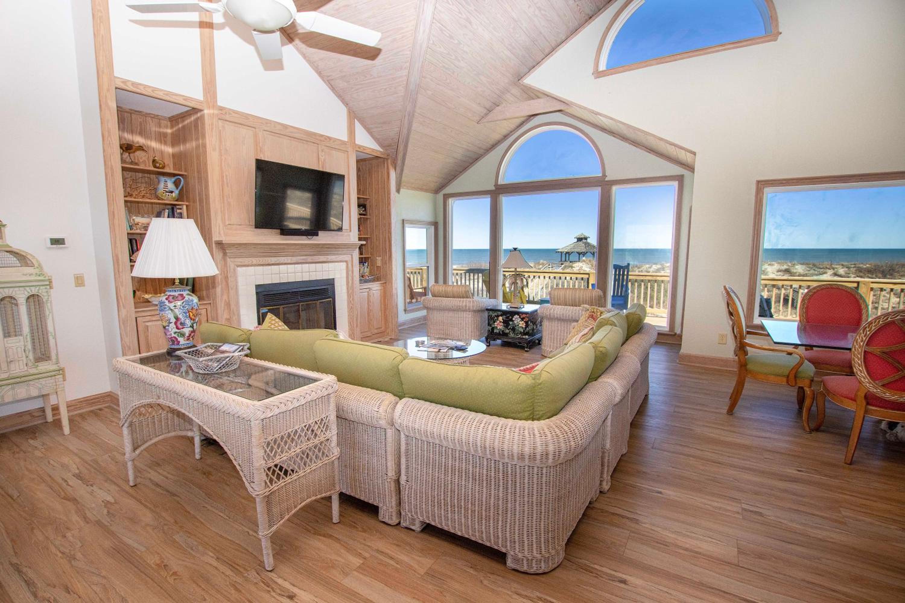 703, Kidz Escape- Oceanfront, Ocean Views, Elevator, Rec Room! view 3