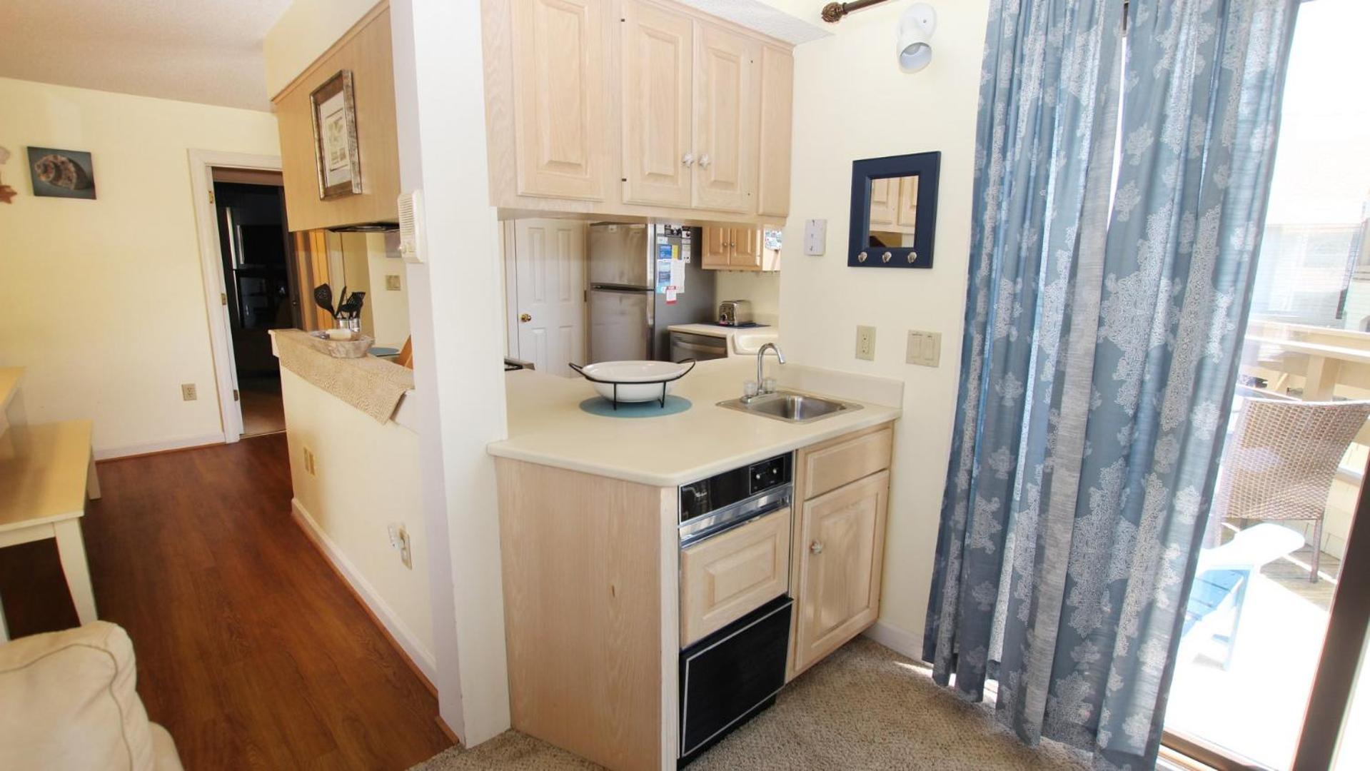 Oceanside, close to beach, community amenities! 648, Landshark view 2