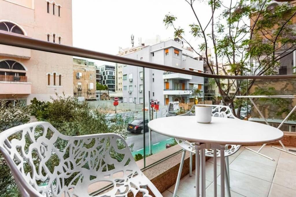 Breezhouse Yona Beach 10 Br Underground Apartment view 3