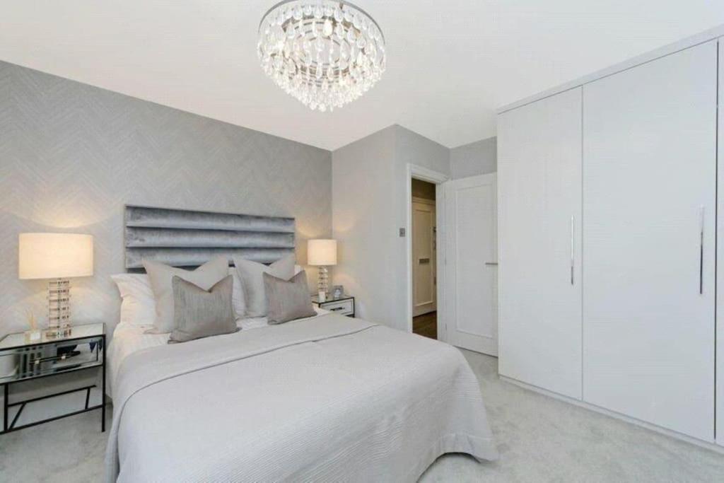 Park Street Mayfair Luxury Large 1155 SqFt Sleeps up to 6
