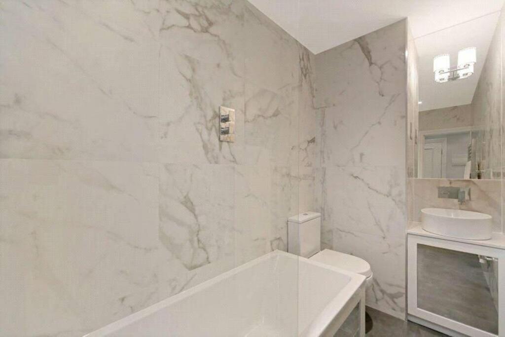 Park Street Mayfair Luxury Large 1155 SqFt Sleeps up to 6