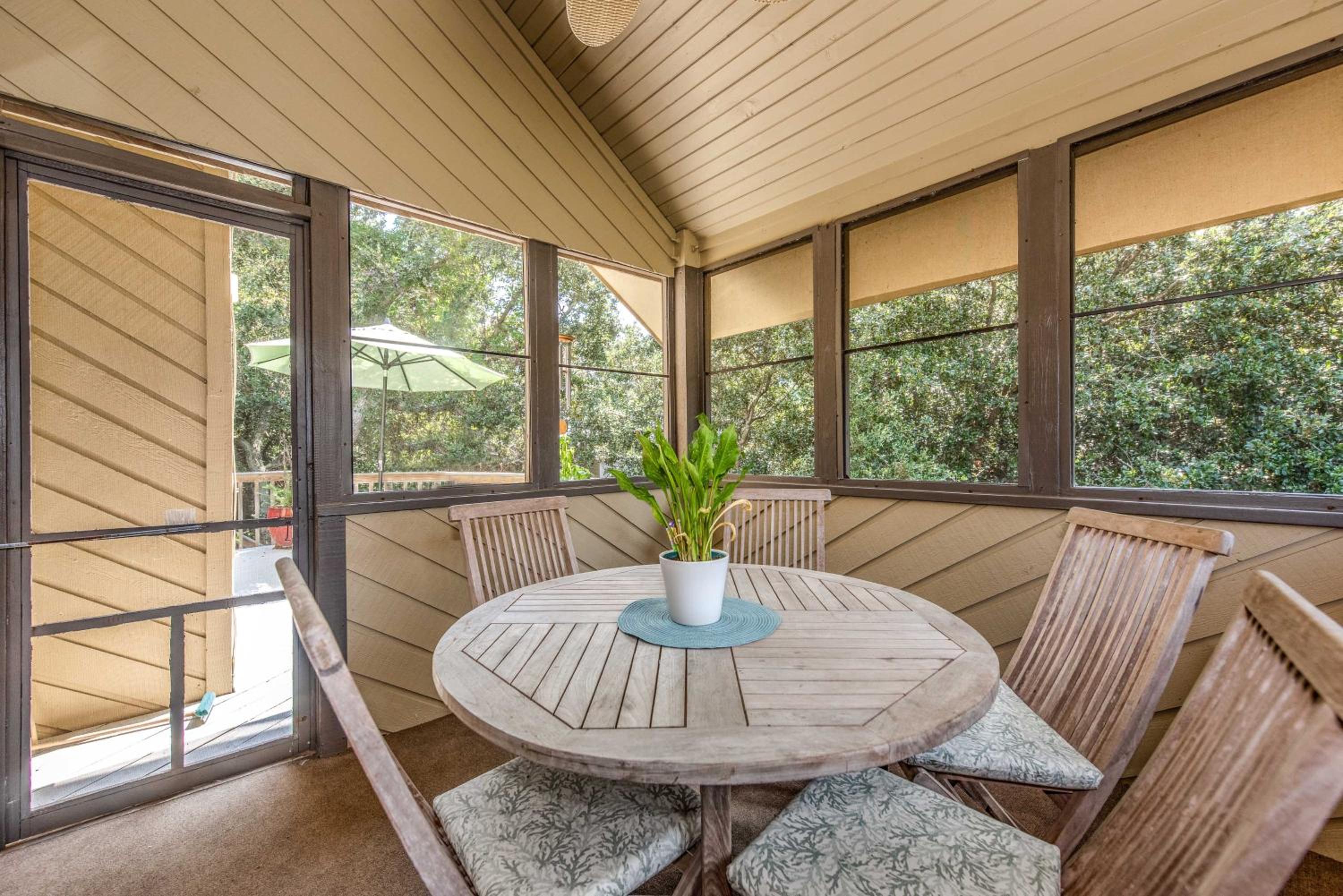 Oceanside, Hot Tub, Community Pools, Close to beach, Community Amenities, 733, Sandy Paws view 2