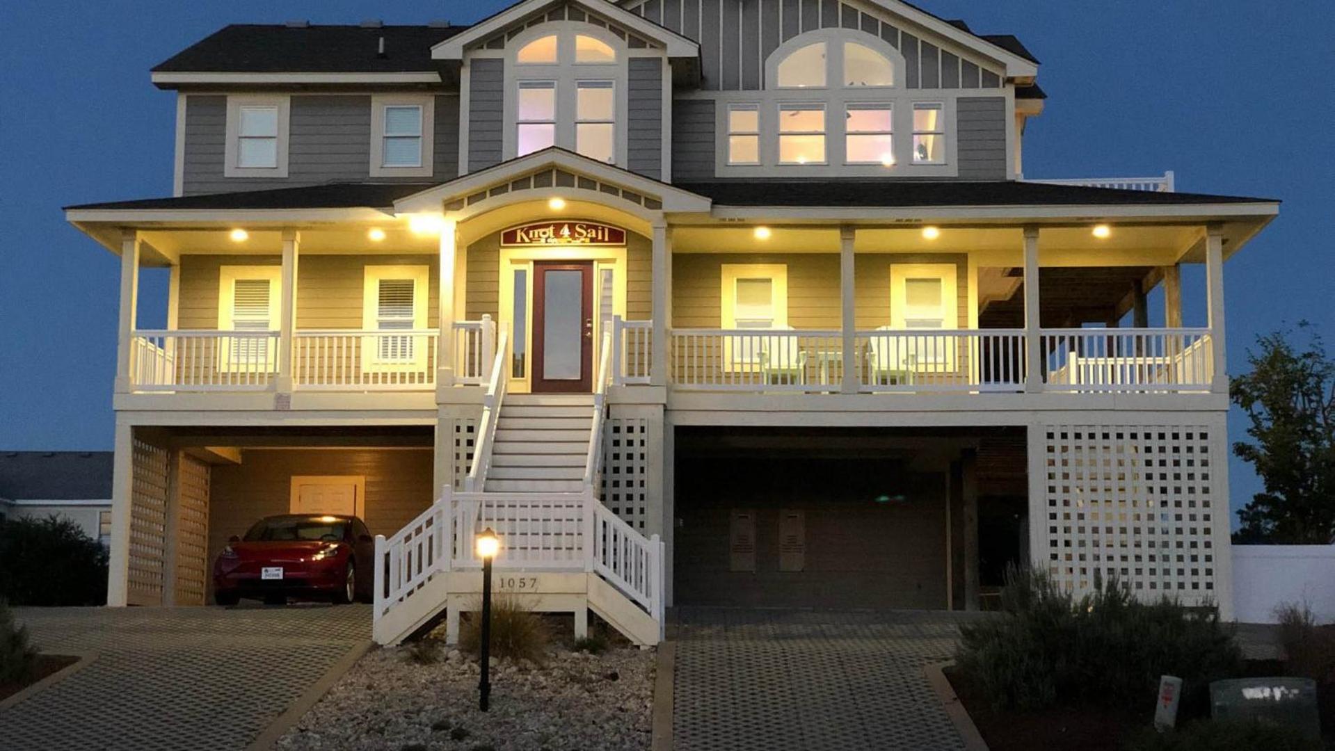 Oceanside, Priv Pool, ELEV, Hot Tub, Keyless entry, BH3, Knot 4 Sail view 3