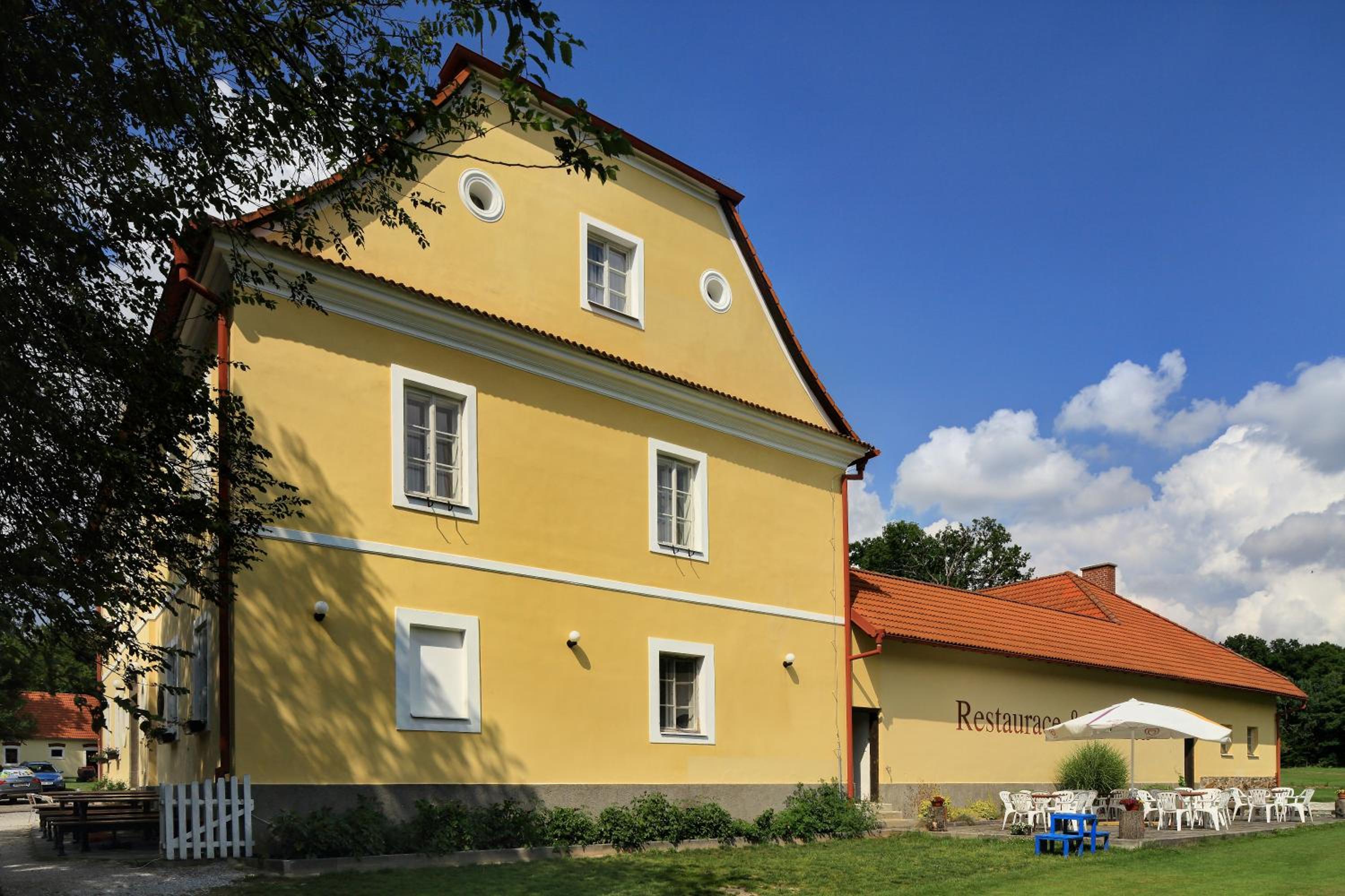 Glamping Černická obora