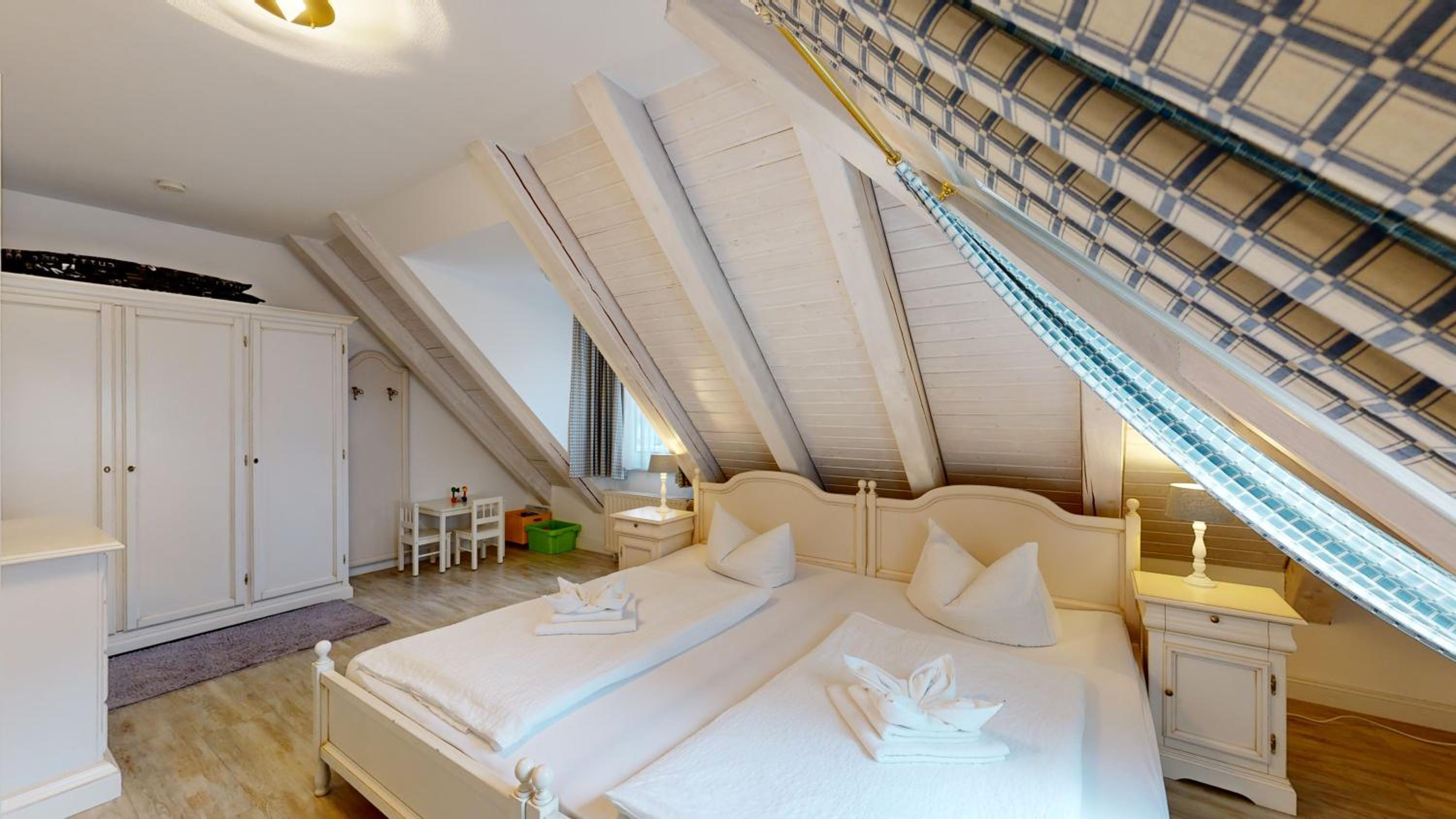 FeWo direkt am Strand , mit Balkon und seitlichem Meerblick, Haus Strelasund, Binz