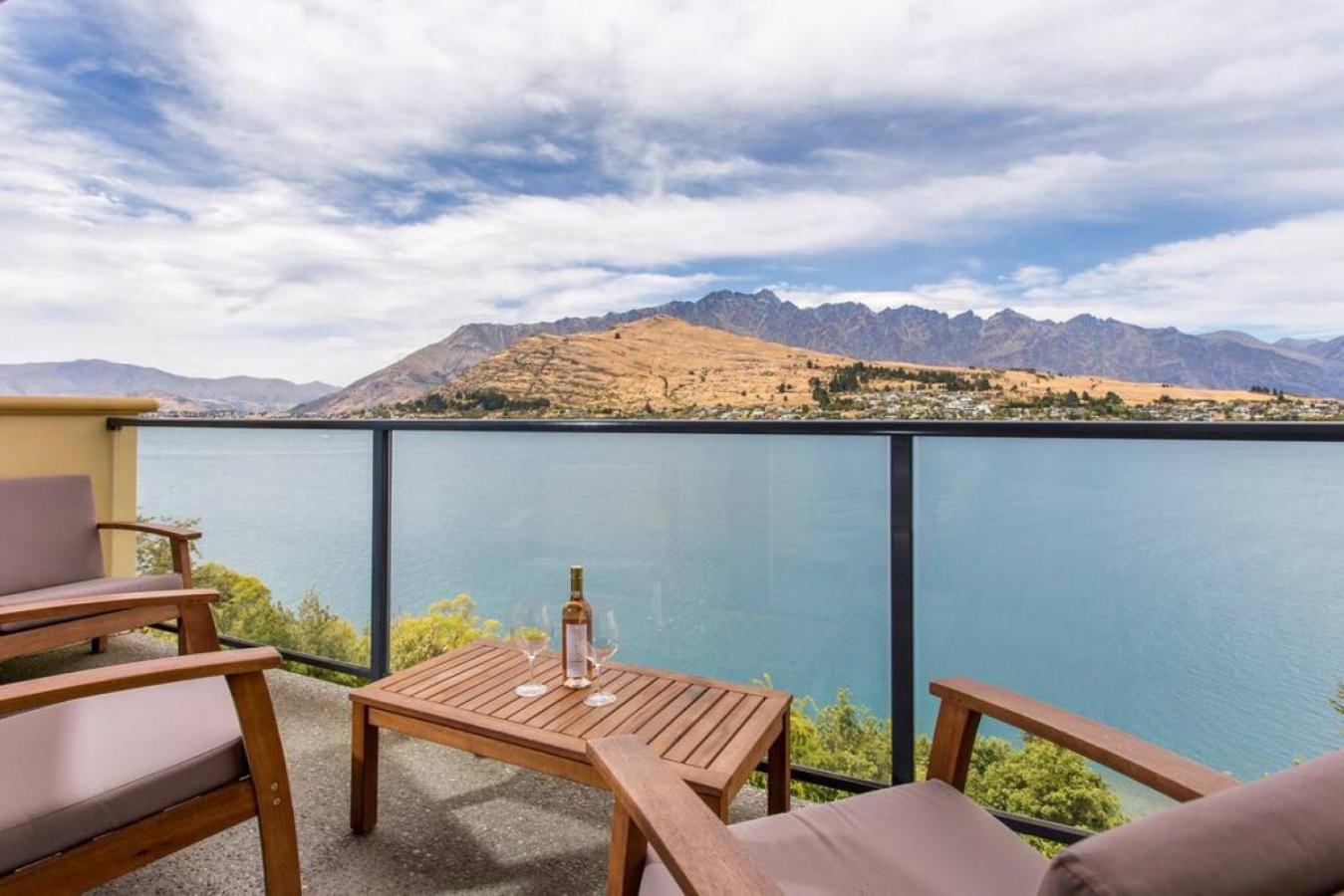 Absolute Lakeside