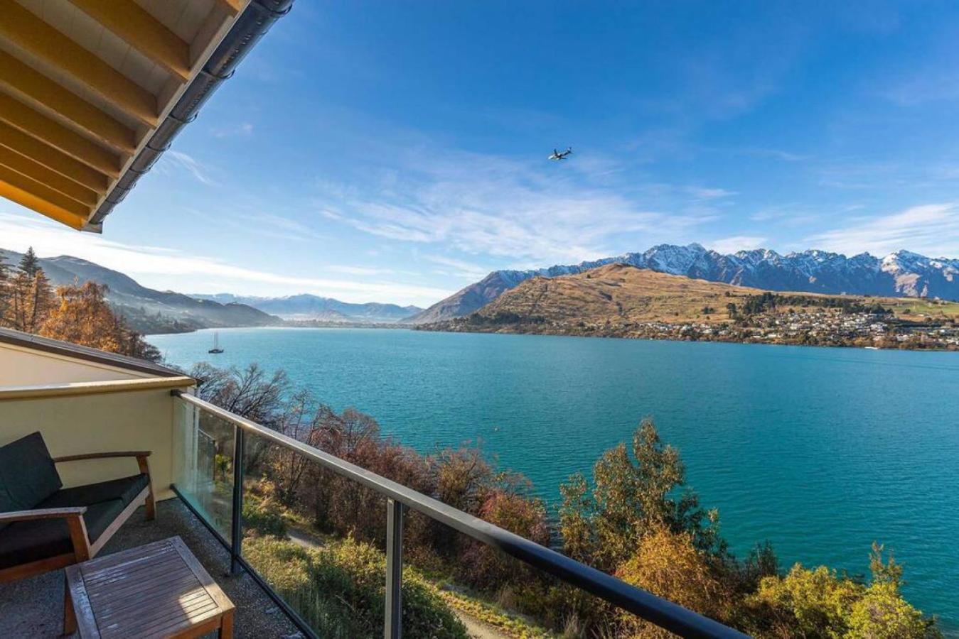 Absolute Lakeside