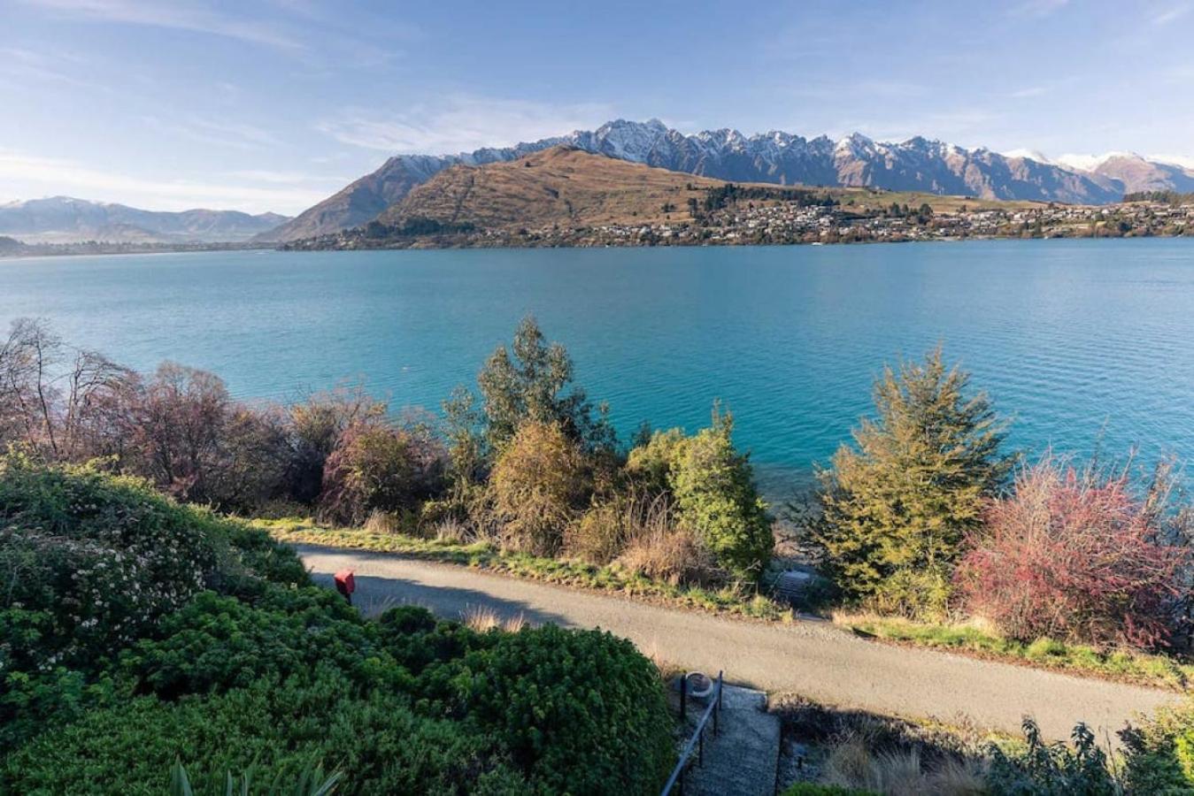 Absolute Lakeside