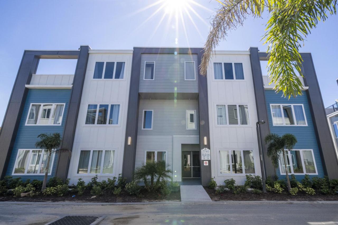 Stylish 5BR Villa - Pool Table - Near Disney Parks view 3