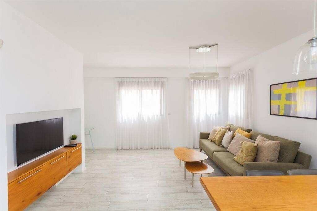 2Bedroom Suite with Balcony and shelter YonaHotel7 view 2