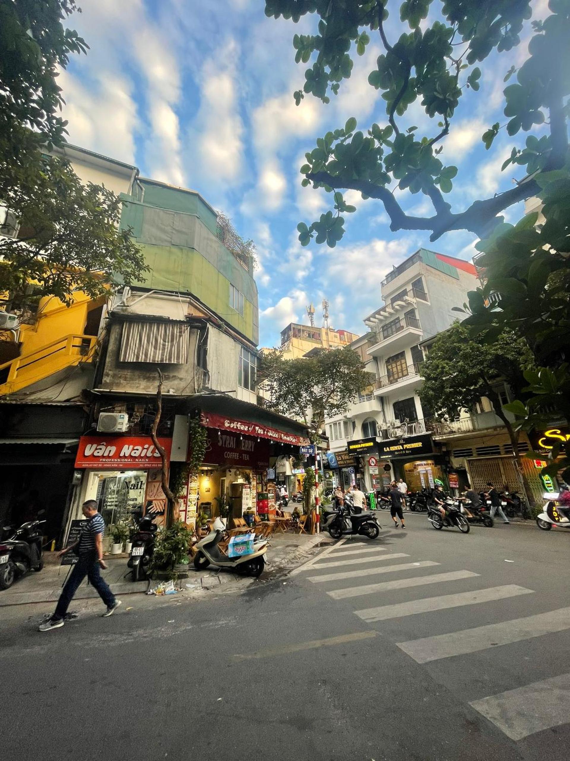 Old Quarter Bat Su Ha Noi