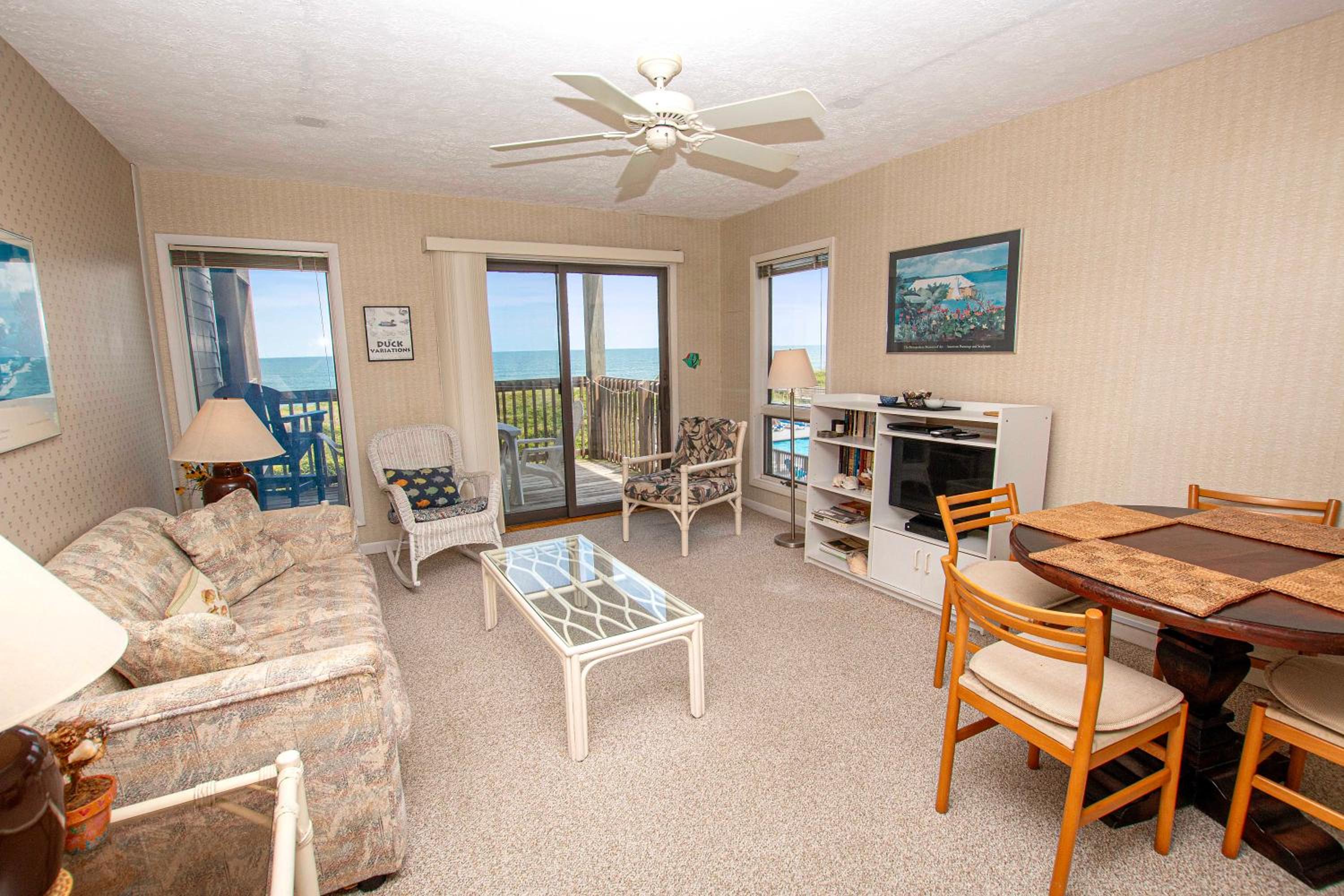 OCEANFRONT, 1 BR, Ocean Views, Community Pool and Beach Accesses, C204A, Surfside Paradise view 2