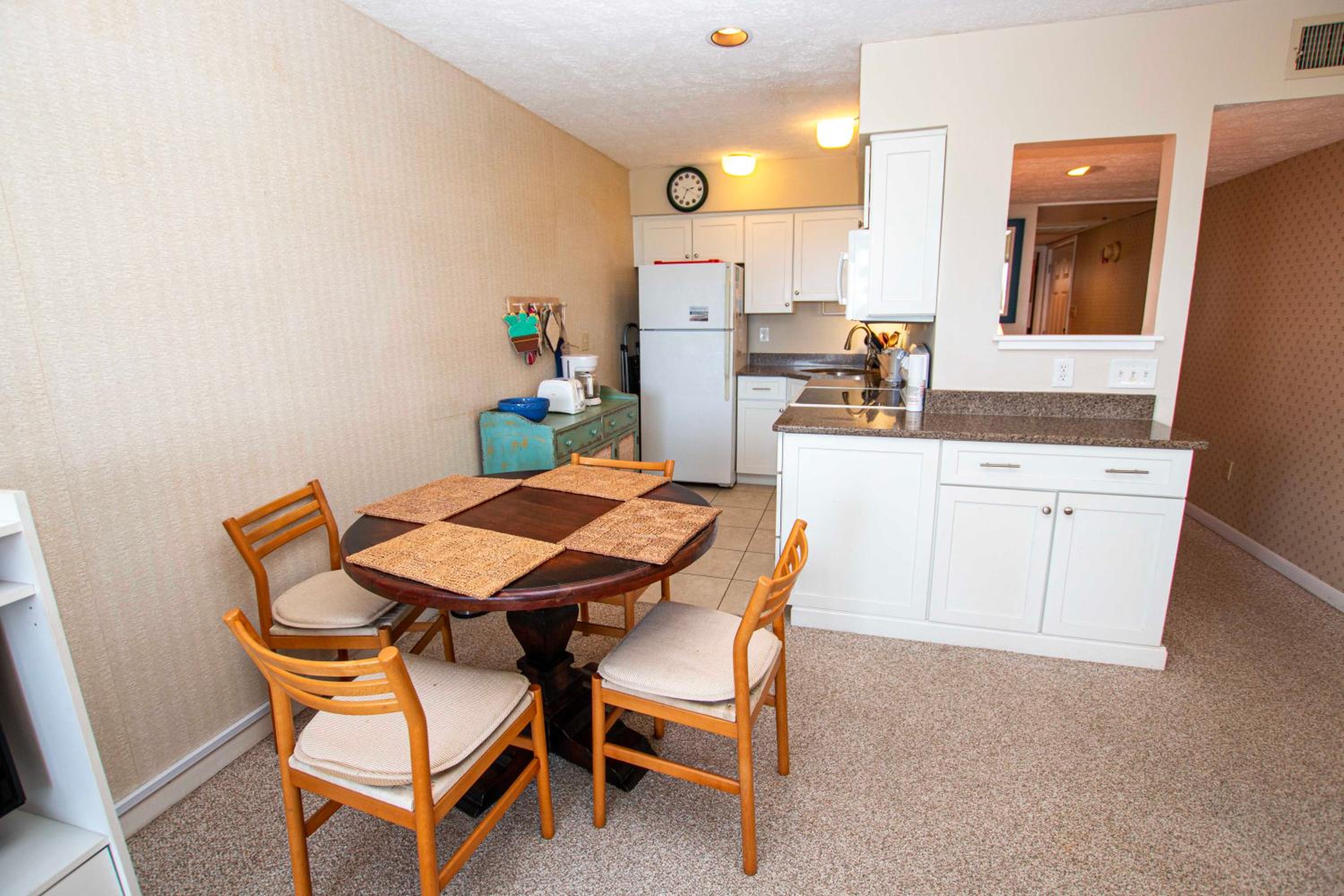 OCEANFRONT, 1 BR, Ocean Views, Community Pool and Beach Accesses, C204A, Surfside Paradise view 5