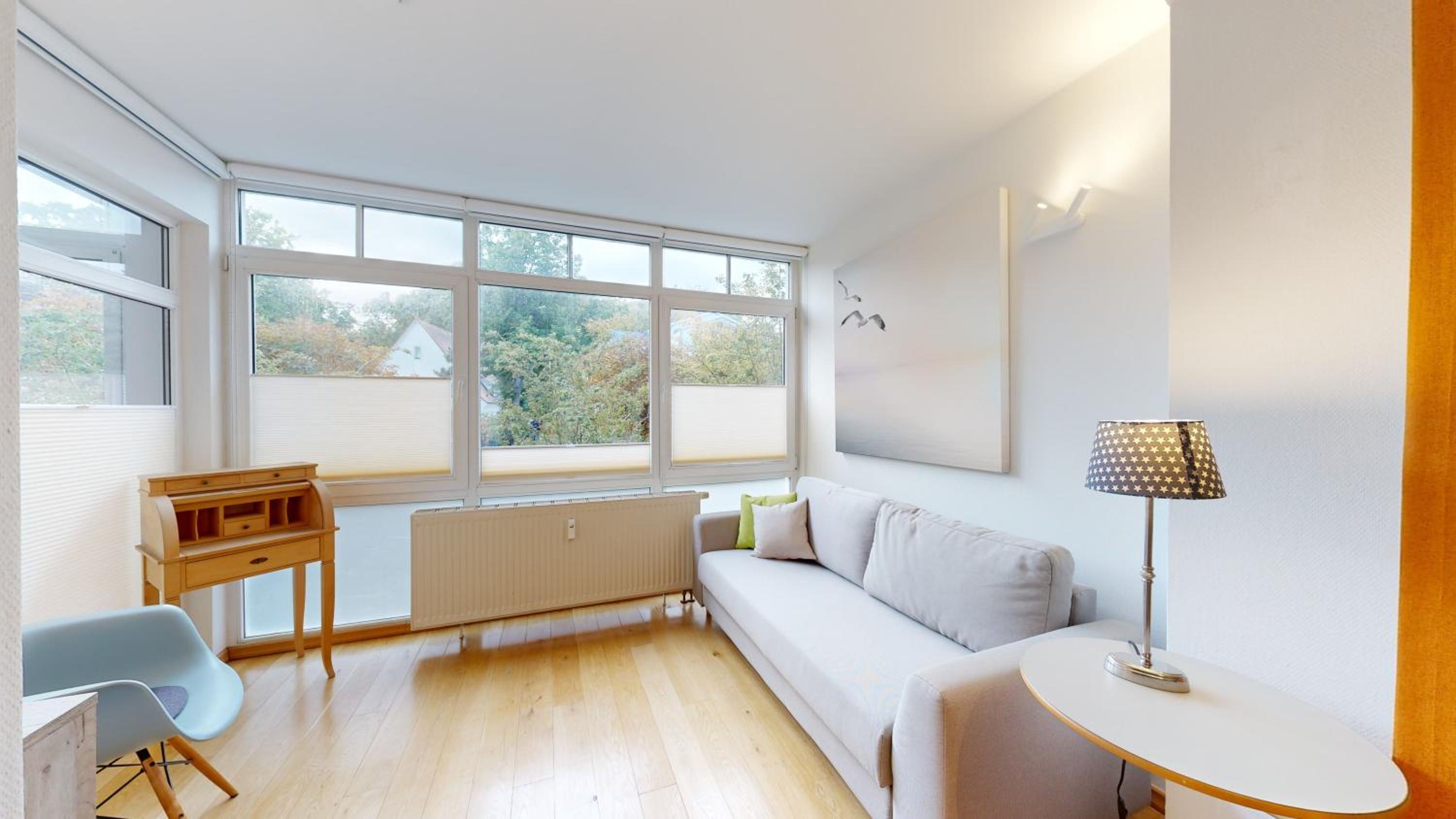 FeWo in direkter Strandlage mit eingeschränktem Meerblick, Villa Freia 09, Binz