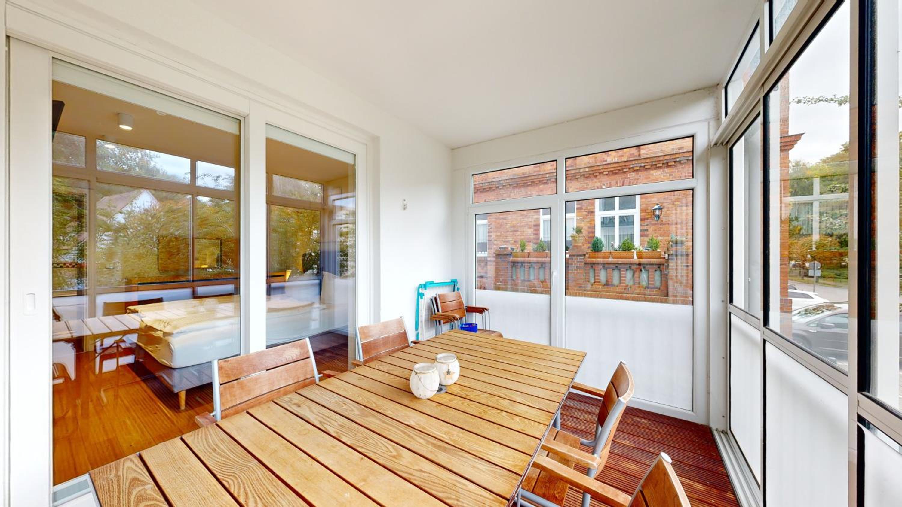FeWo in direkter Strandlage mit eingeschränktem Meerblick, Villa Freia 09, Binz