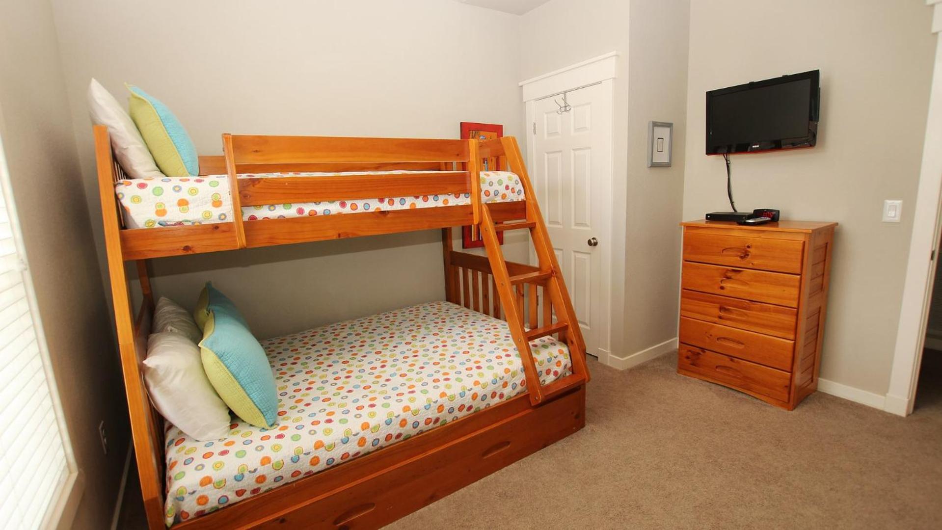 Oceanside, 4 Bedrooms, Yard, Hot Tub, Community Pool, CB39, Sandy Toes