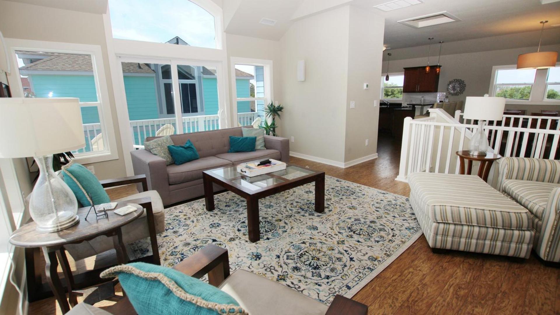 Moms Dream- Oceanside, Comm Pool, Hot Tub, Yard, CB10, Dads Mercedes