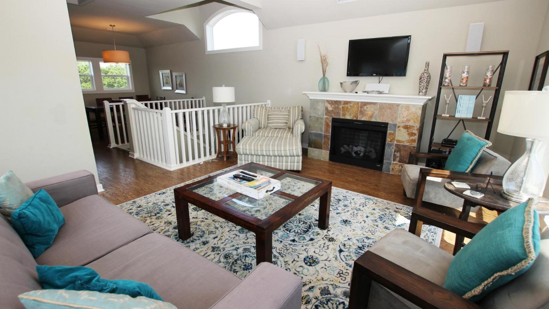 Moms Dream- Oceanside, Comm Pool, Hot Tub, Yard, CB10, Dads Mercedes