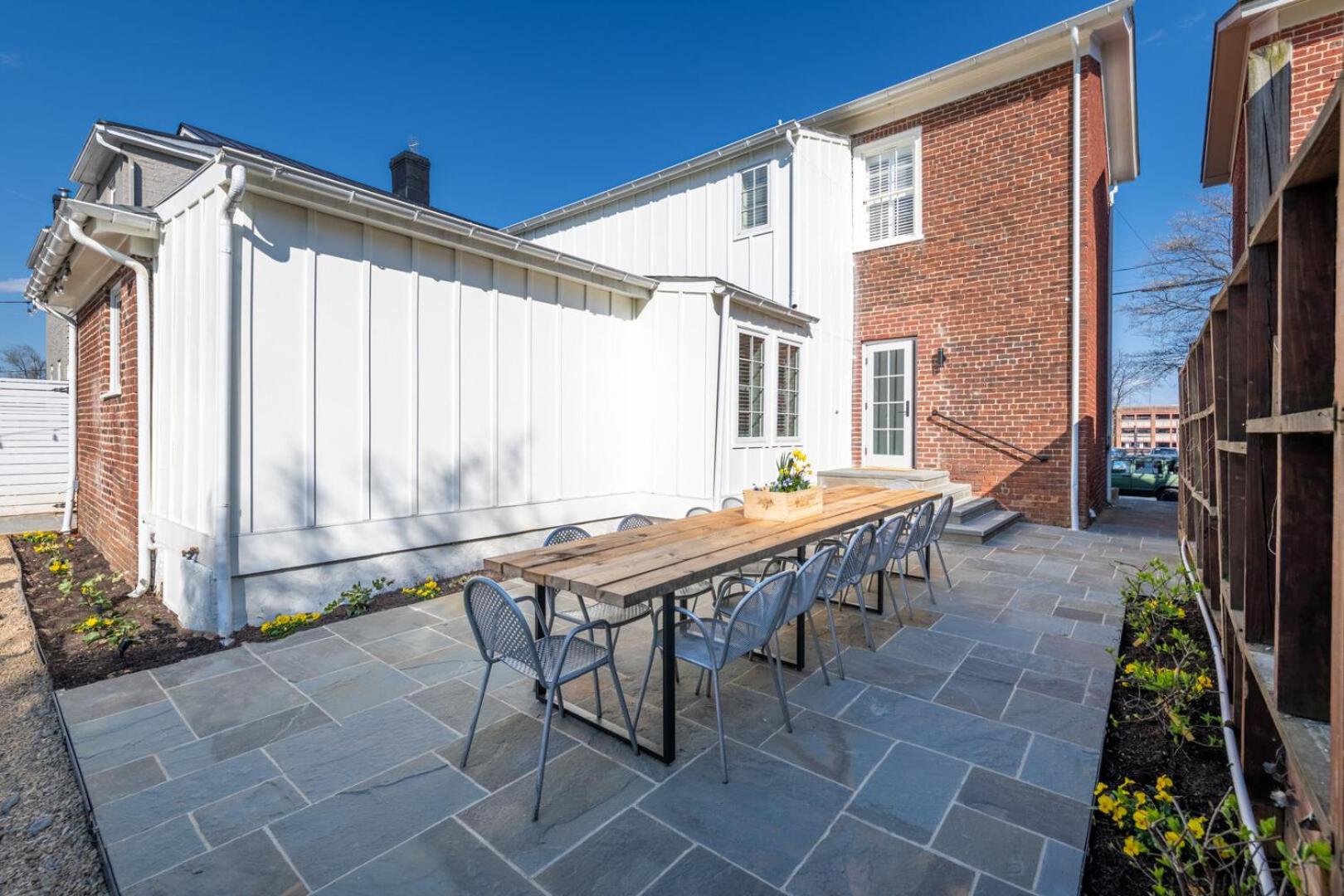 Hotel Boutique Room steps from Downtown Mall Rose Jean - Room 4 - Image 1