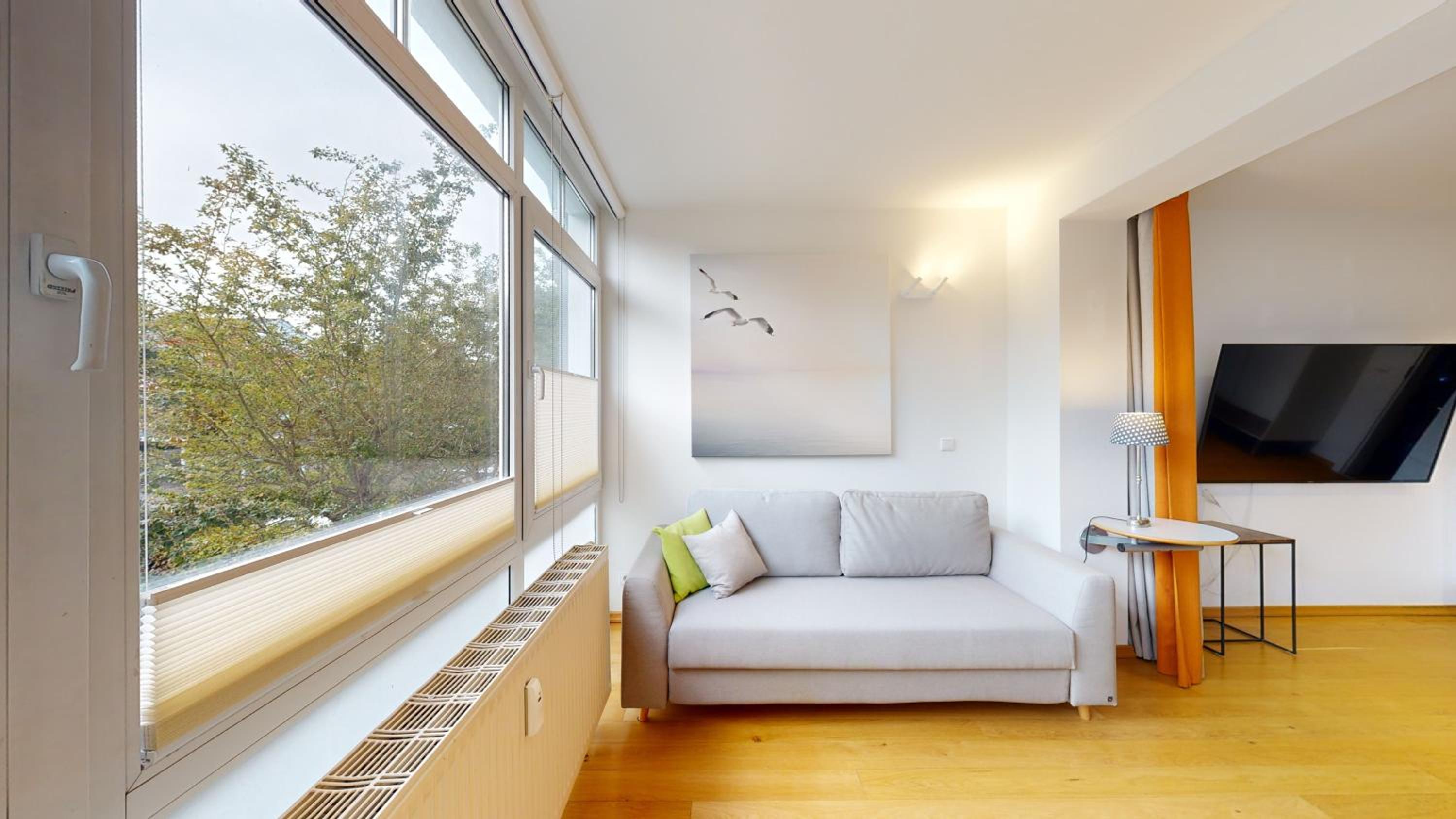 FeWo in direkter Strandlage mit eingeschränktem Meerblick, Villa Freia 09, Binz